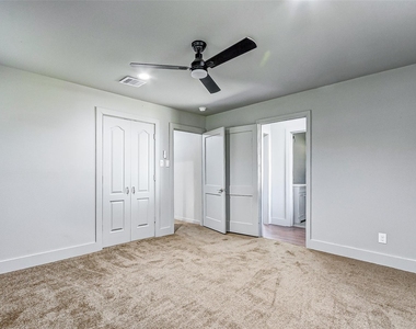 5211 Farmer Street - Photo Thumbnail 11