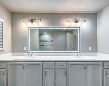 5211 Farmer Street - Photo Thumbnail 12