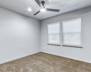 5211 Farmer Street - Photo Thumbnail 15