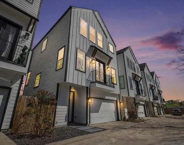825 Woodcrest Drive - Photo Thumbnail 30