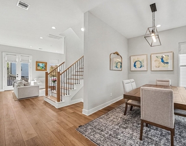 825 Woodcrest Drive - Photo Thumbnail 8