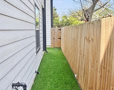 825 Woodcrest Drive - Photo Thumbnail 22