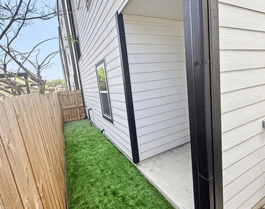 825 Woodcrest Drive - Photo Thumbnail 26