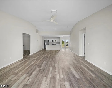 202 Nw 25th Place - Photo Thumbnail 15