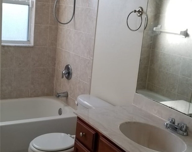 835 Vespucci Avenue S - Photo Thumbnail 8