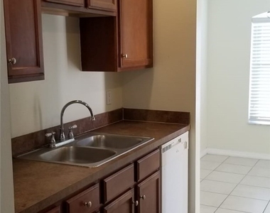 835 Vespucci Avenue S - Photo Thumbnail 7