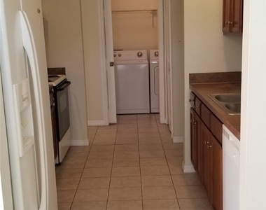 835 Vespucci Avenue S - Photo Thumbnail 6