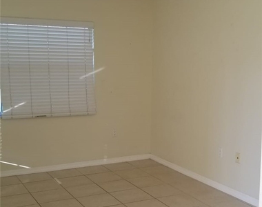 835 Vespucci Avenue S - Photo Thumbnail 9