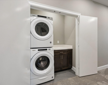 323 Eado Park Circle - Photo Thumbnail 23