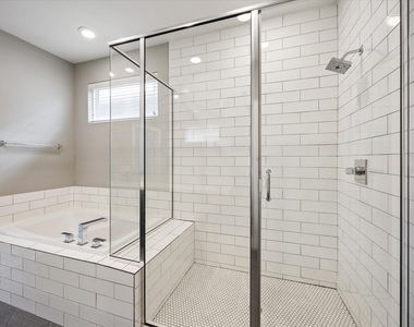 323 Eado Park Circle - Photo Thumbnail 6