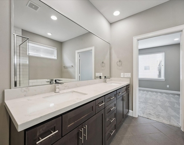 323 Eado Park Circle - Photo Thumbnail 17