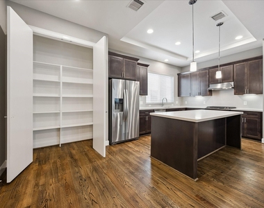 323 Eado Park Circle - Photo Thumbnail 11