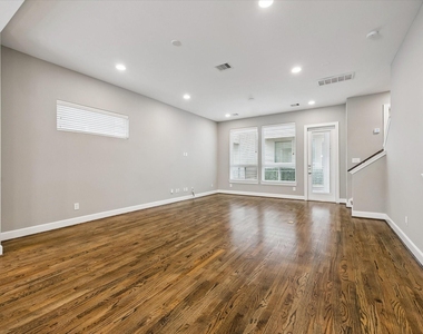 323 Eado Park Circle - Photo Thumbnail 14