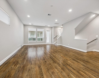 323 Eado Park Circle - Photo Thumbnail 7