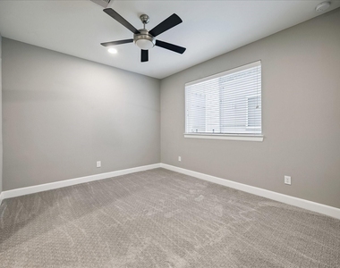 323 Eado Park Circle - Photo Thumbnail 18