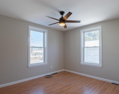115 Belmont - Photo Thumbnail 11