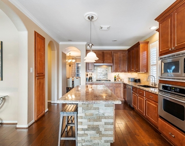 19403 Country Village Drive - Photo Thumbnail 17