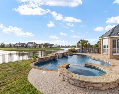 19403 Country Village Drive - Photo Thumbnail 35