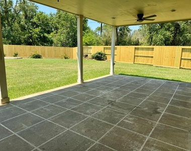 202 Almond Drive - Photo Thumbnail 15