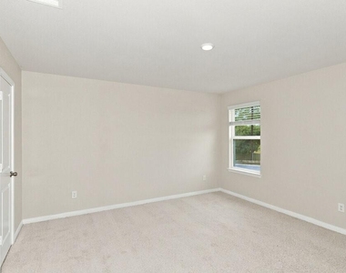 7650 Tipton Meadow Way - Photo Thumbnail 9