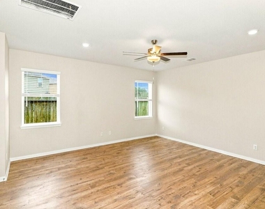 7650 Tipton Meadow Way - Photo Thumbnail 5