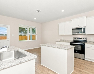7650 Tipton Meadow Way - Photo Thumbnail 4