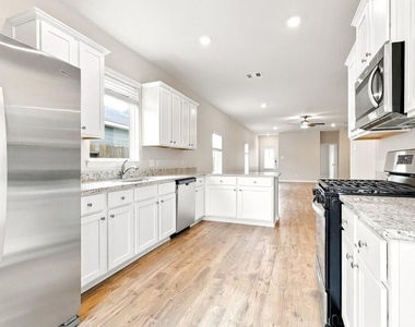 15550 Caramel Springs Drive - Photo Thumbnail 5