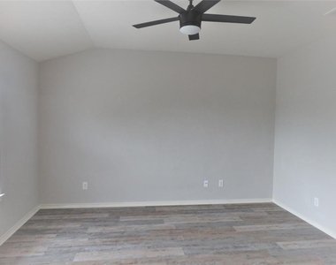 2607 Mill Creek Drive - Photo Thumbnail 9