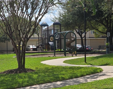 2607 Mill Creek Drive - Photo Thumbnail 18