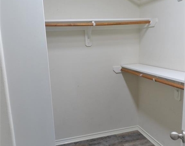 2607 Mill Creek Drive - Photo Thumbnail 11