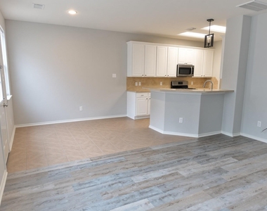 2607 Mill Creek Drive - Photo Thumbnail 2