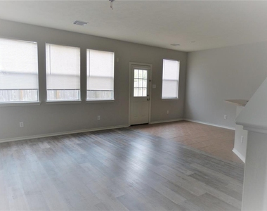 2607 Mill Creek Drive - Photo Thumbnail 1