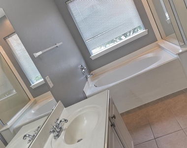 2607 Mill Creek Drive - Photo Thumbnail 10