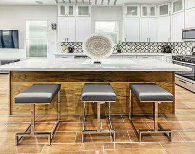 5215 Farmer Street - Photo Thumbnail 4