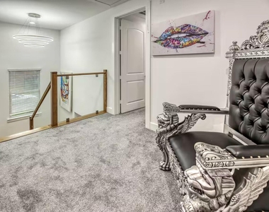 5215 Farmer Street - Photo Thumbnail 11