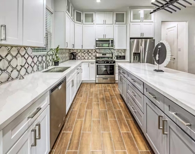 5215 Farmer Street - Photo Thumbnail 9