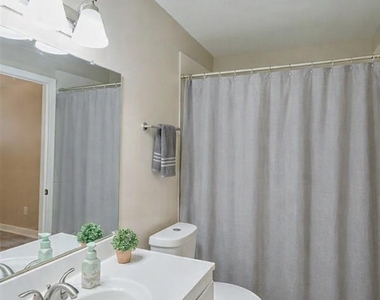 20 Harbour Row Drive - Photo Thumbnail 4