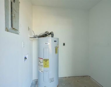 20 Harbour Row Drive - Photo Thumbnail 3