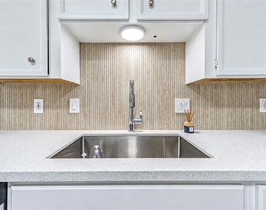 1719 Sullins Way - Photo Thumbnail 8