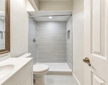 1719 Sullins Way - Photo Thumbnail 16