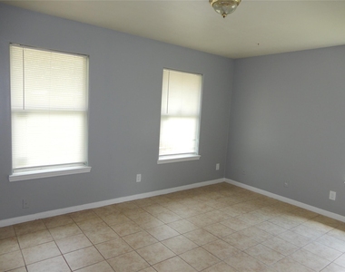 5114 Vinett Avenue - Photo Thumbnail 6