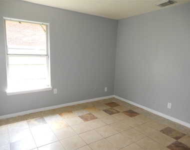 5114 Vinett Avenue - Photo Thumbnail 4