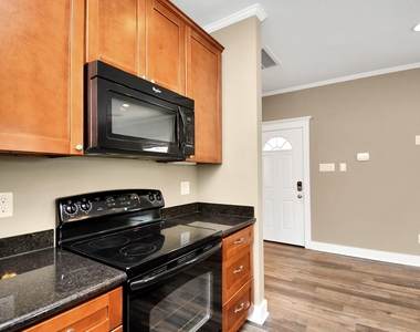 9022 Topaz Street - Photo Thumbnail 7