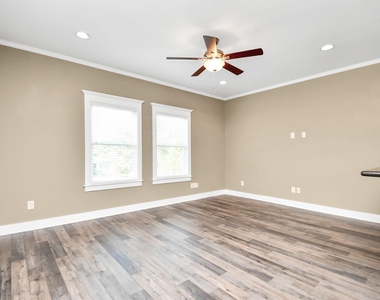 9022 Topaz Street - Photo Thumbnail 3