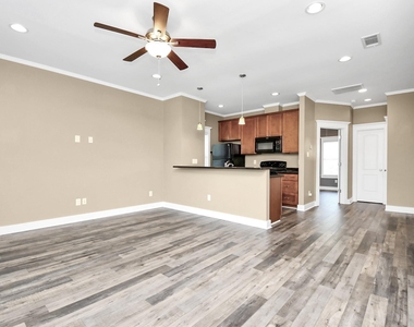 9022 Topaz Street - Photo Thumbnail 4