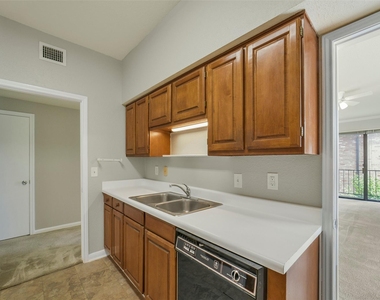 2400 N Braeswood Boulevard - Photo Thumbnail 7