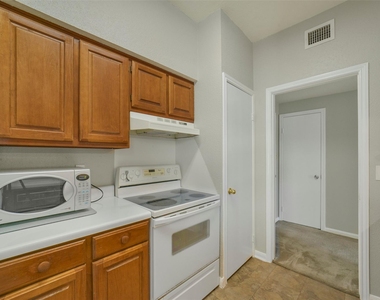 2400 N Braeswood Boulevard - Photo Thumbnail 10