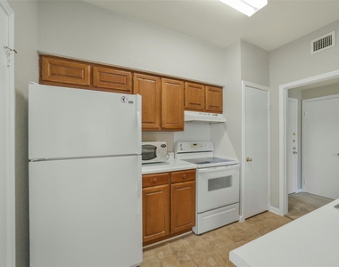 2400 N Braeswood Boulevard - Photo Thumbnail 6