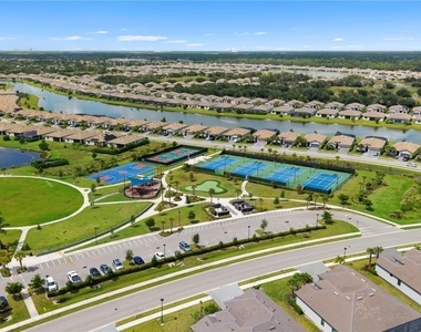 14035 Pine Lodge Lane - Photo Thumbnail 38