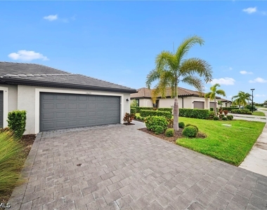 14035 Pine Lodge Lane - Photo Thumbnail 2